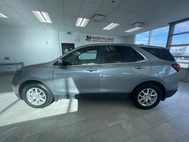 Chevrolet Equinox 2023 photo 2