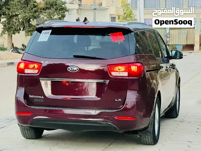 Kia Sedona 2018 photo 4