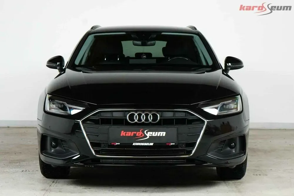 Audi A4 2022 photo 2