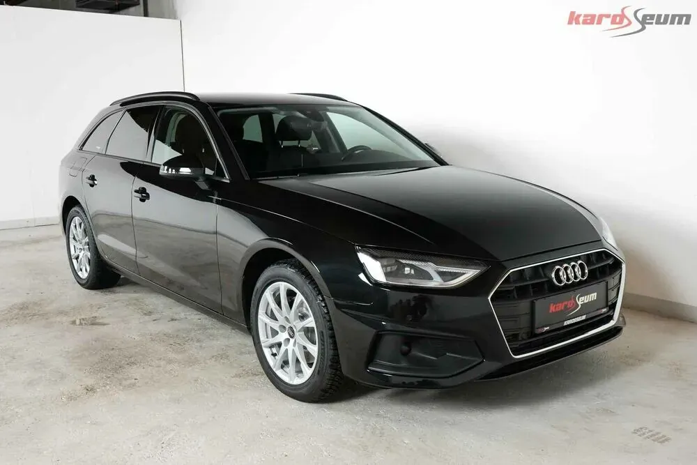 Audi A4 2022 photo 3