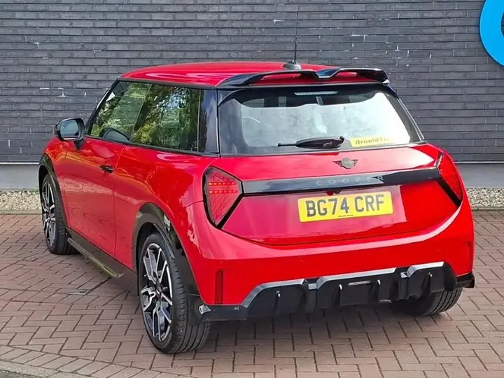 Mini Cooper 2024 photo 2