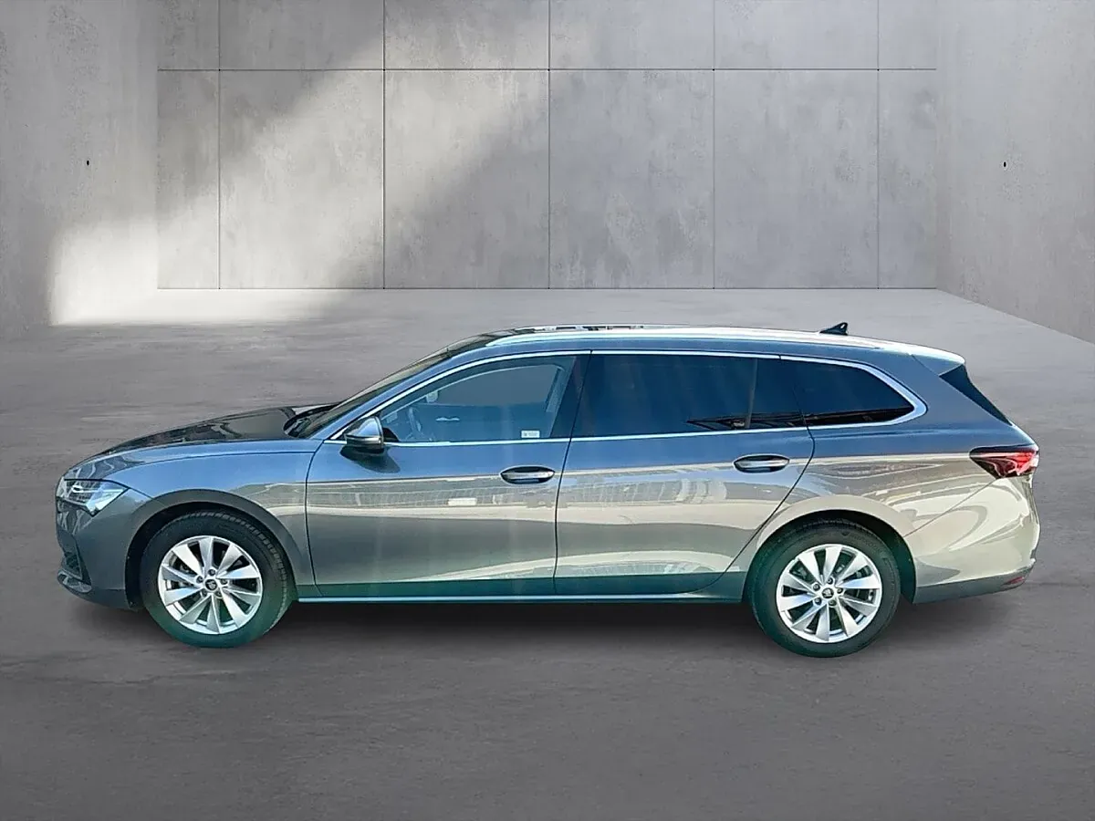 Skoda Superb 2025 photo 2