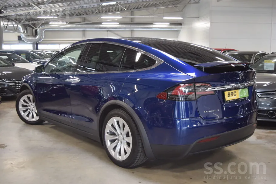 Tesla Model X 2017 photo 2