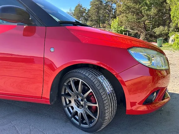 Skoda Fabia 2011 photo 5