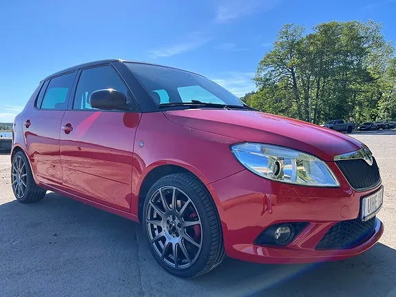 Skoda Fabia 2011 photo 4