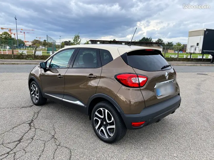 Renault Captur 2015 photo 2