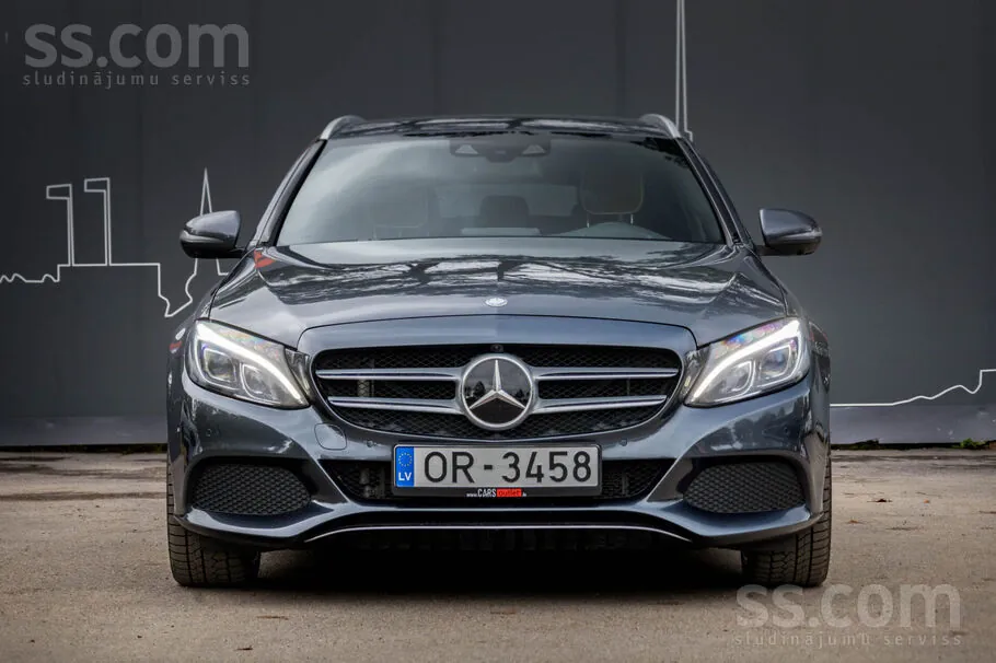 Mercedes-Benz C350 2015 photo 2