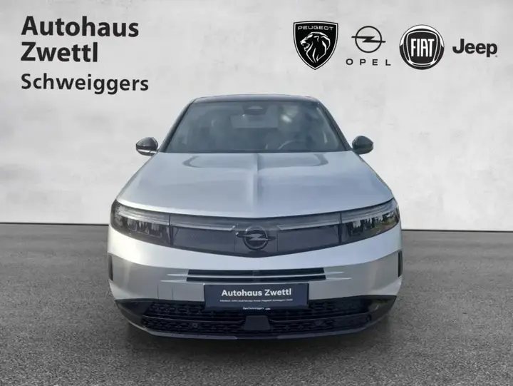 Opel Grandland photo 2