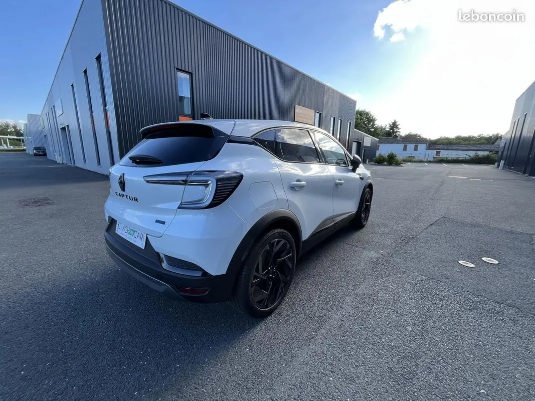 Renault Captur 2024 photo 3