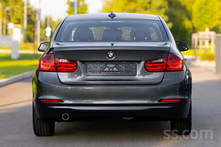 BMW 318 2013 photo 5