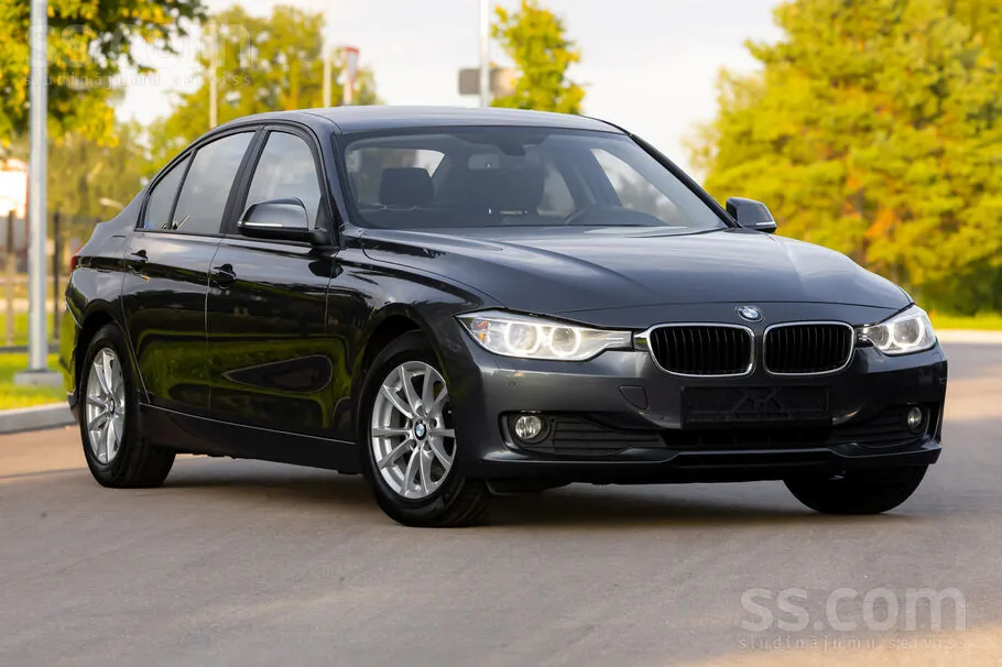 BMW 318 2013 photo 3