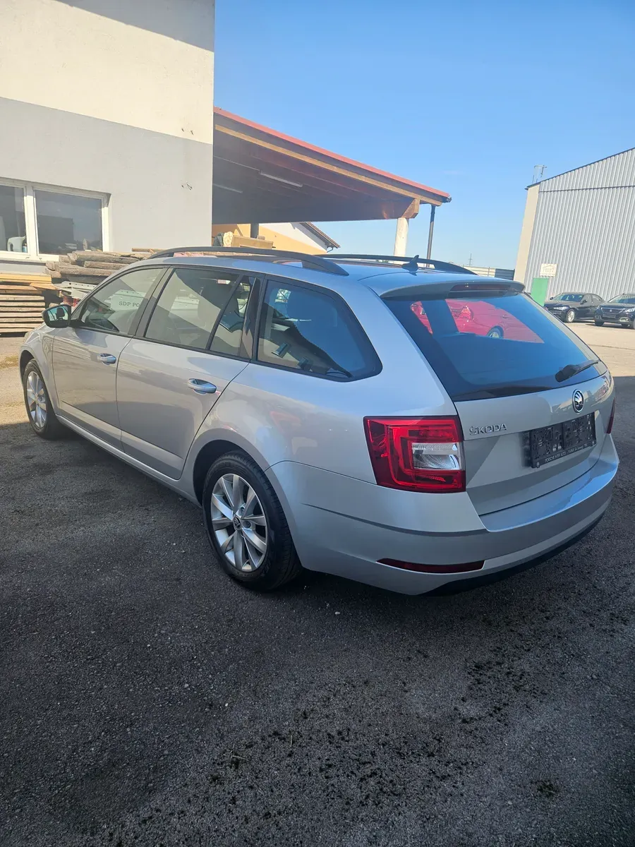Skoda Octavia 2021 photo 3