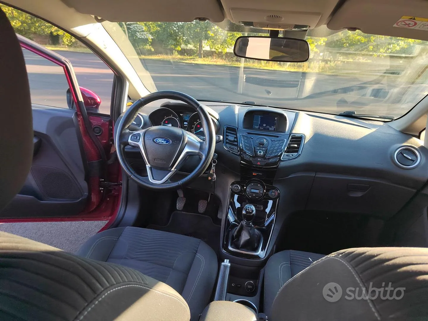 Ford Fiesta 2015 photo 4
