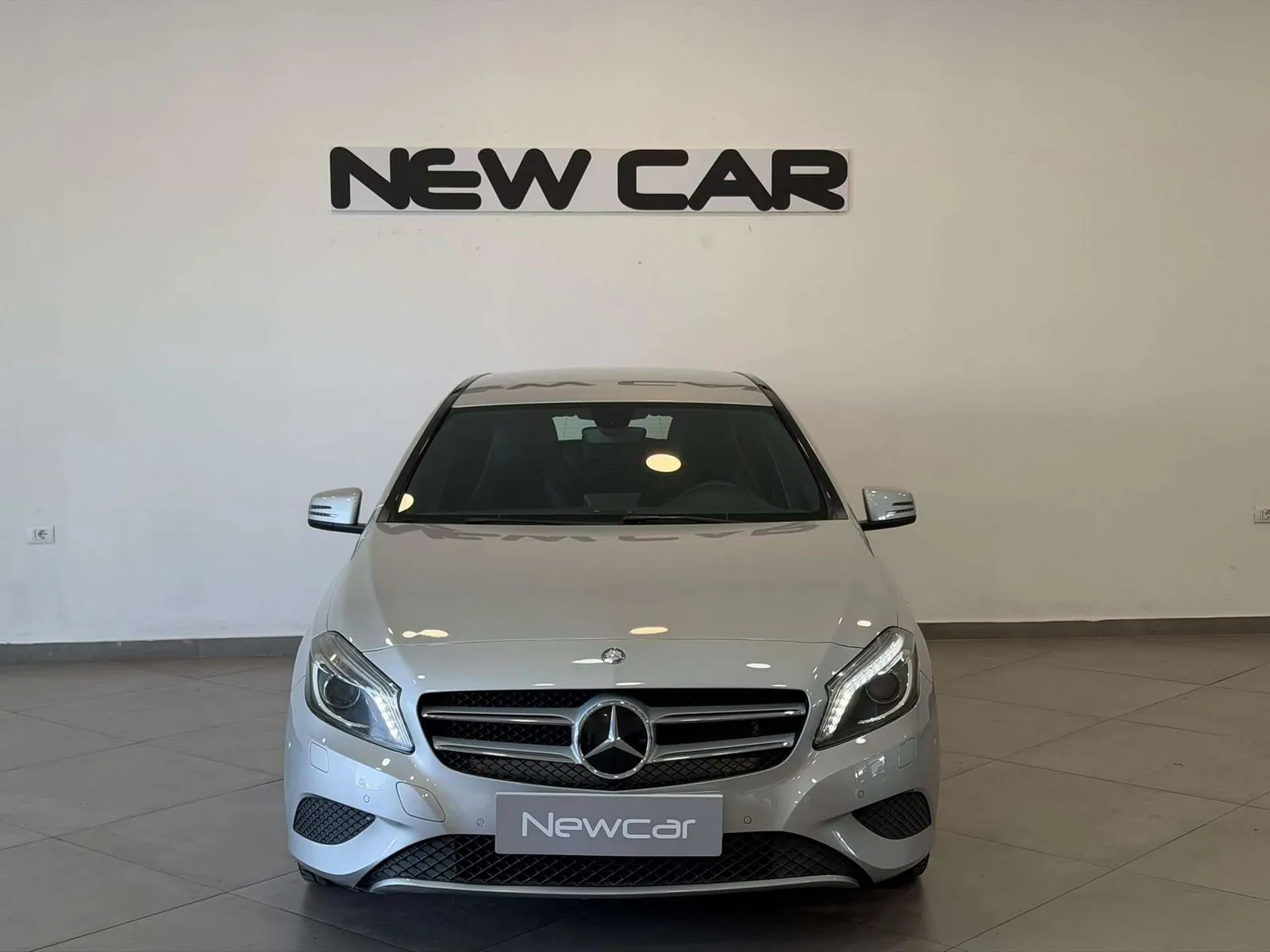 Mercedes-Benz A 180 2016 photo 2