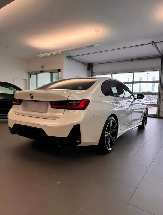 BMW 318D 2026 photo 2