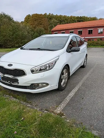 Kia Ceed 2013 photo 2
