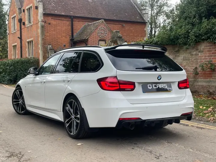BMW 3 Series 2018 photo 5