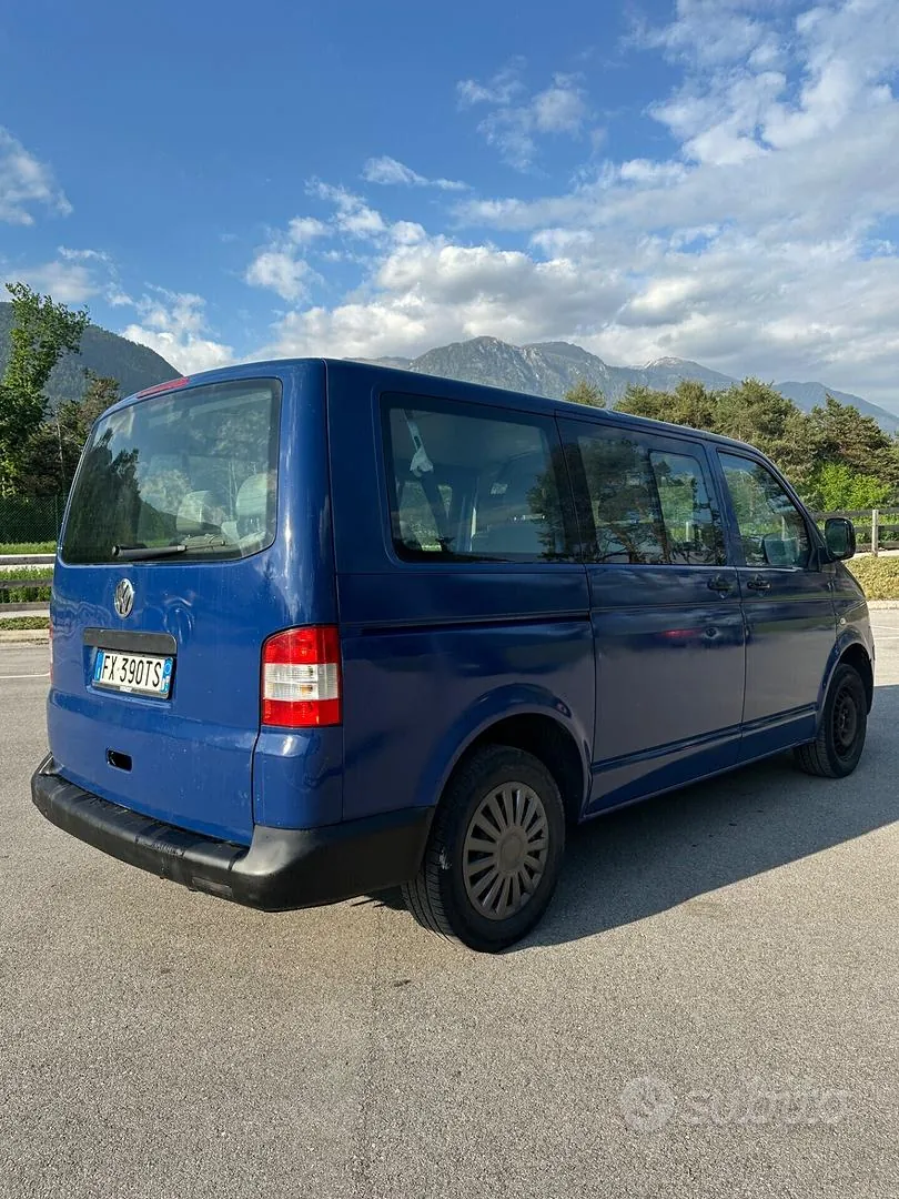 Volkswagen T5 2004 photo 3