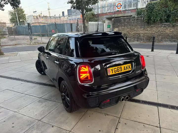 Mini Hatch 2019 photo 2