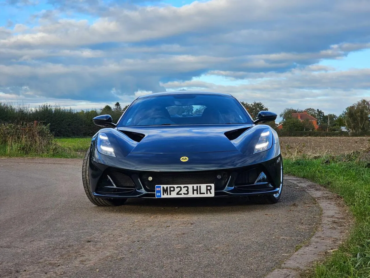 Lotus Emira 2023 photo 2