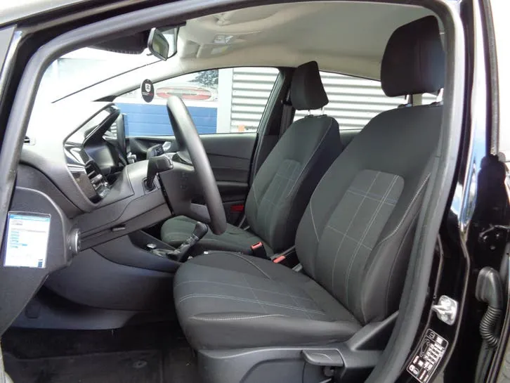 Ford Fiesta 2019 photo 2