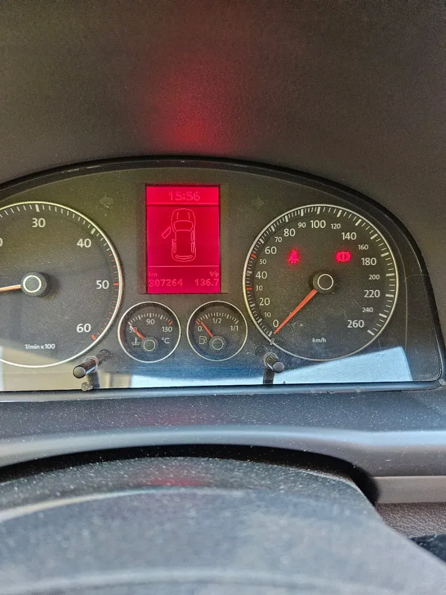Volkswagen Touran 2007 photo 2
