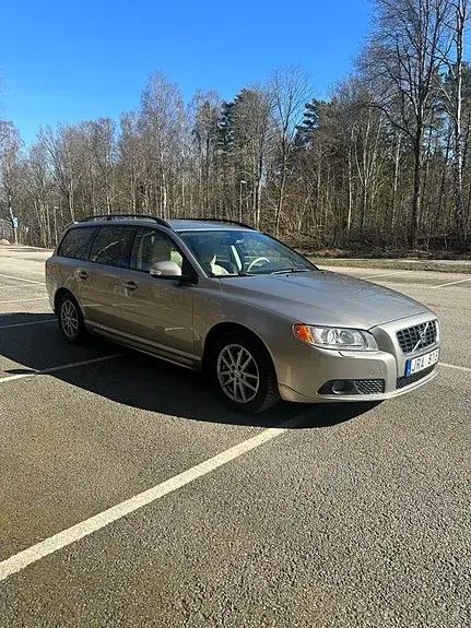 Volvo V70 2009 photo 2