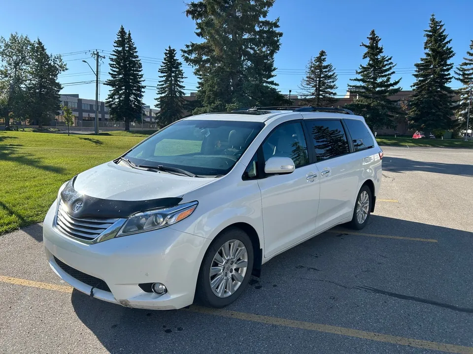 Toyota Sienna 2015 photo 5