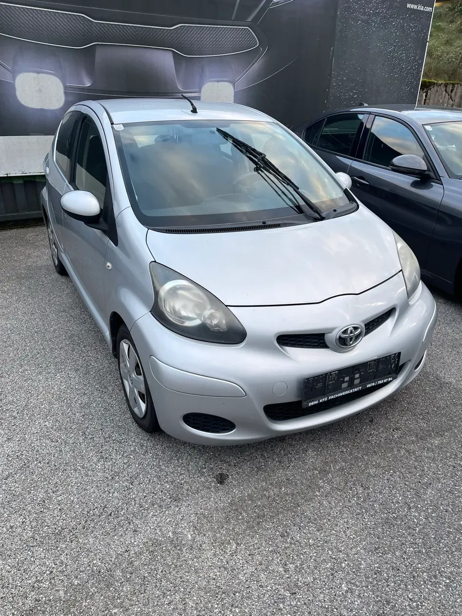 Toyota Aygo 2011 photo 2