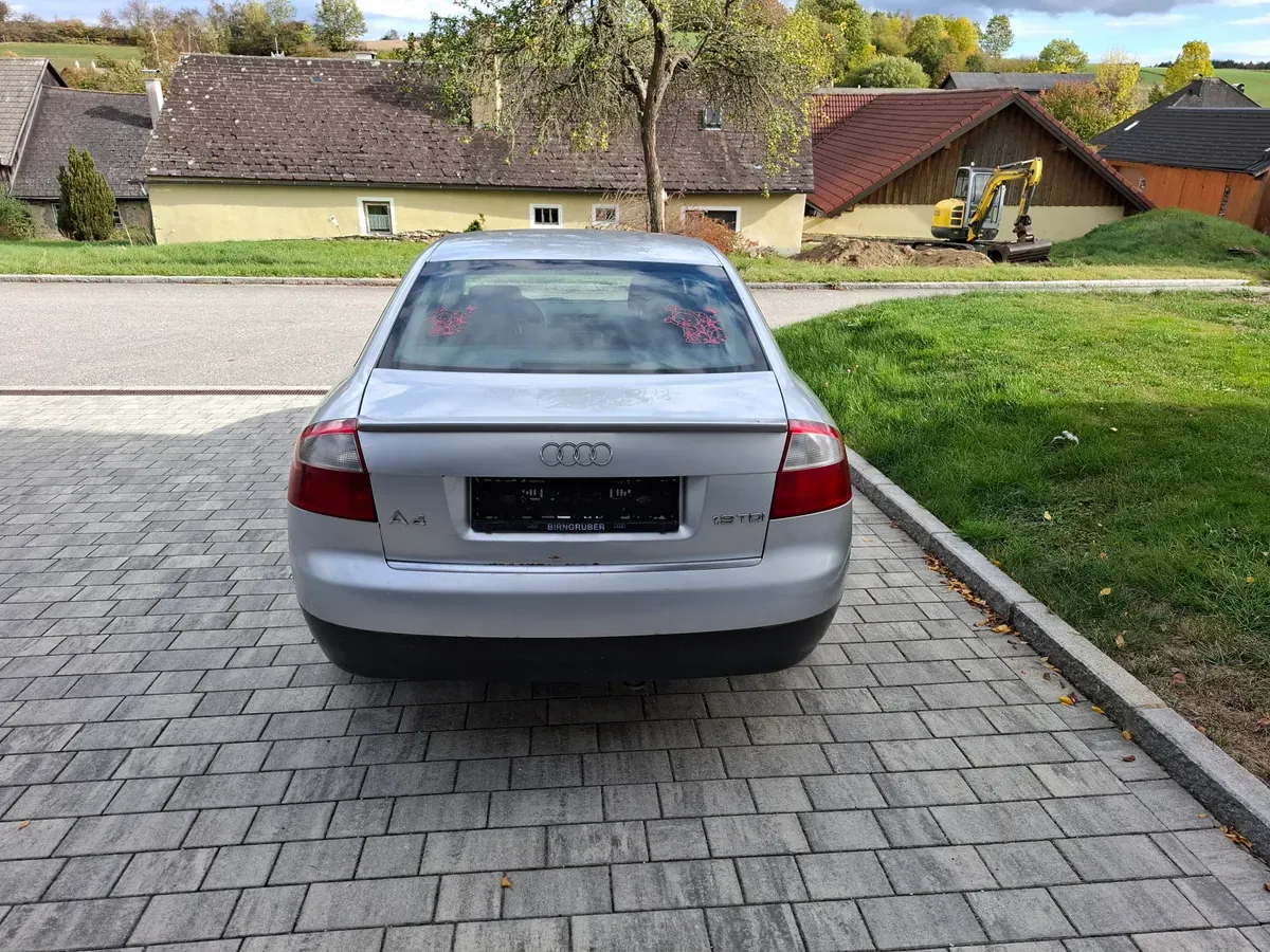Audi A4 2004 photo 3