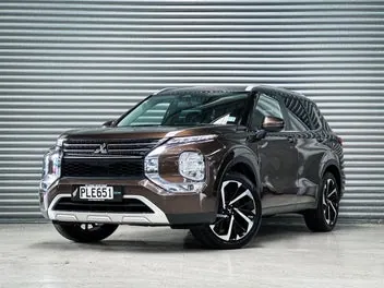 Mitsubishi Outlander 2022 photo 2