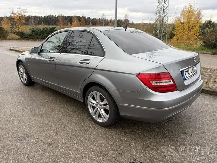 Mercedes-Benz C180 2011 photo 4