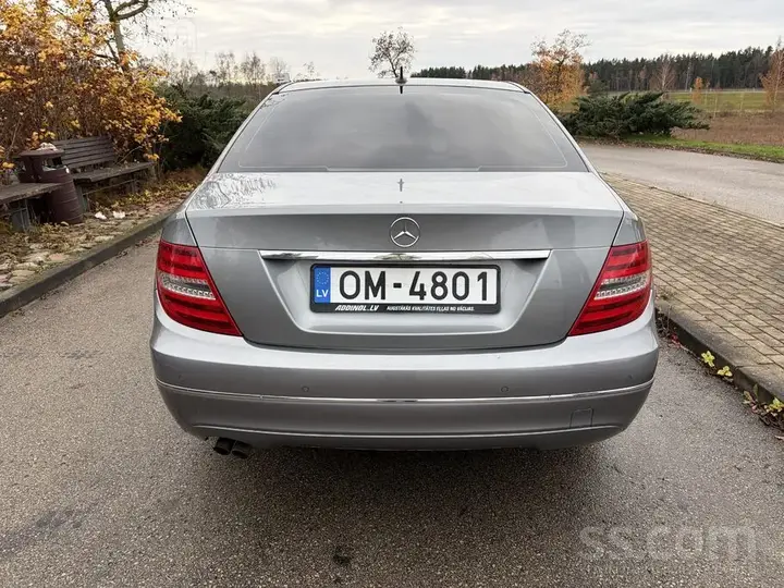 Mercedes-Benz C180 2011 photo 3