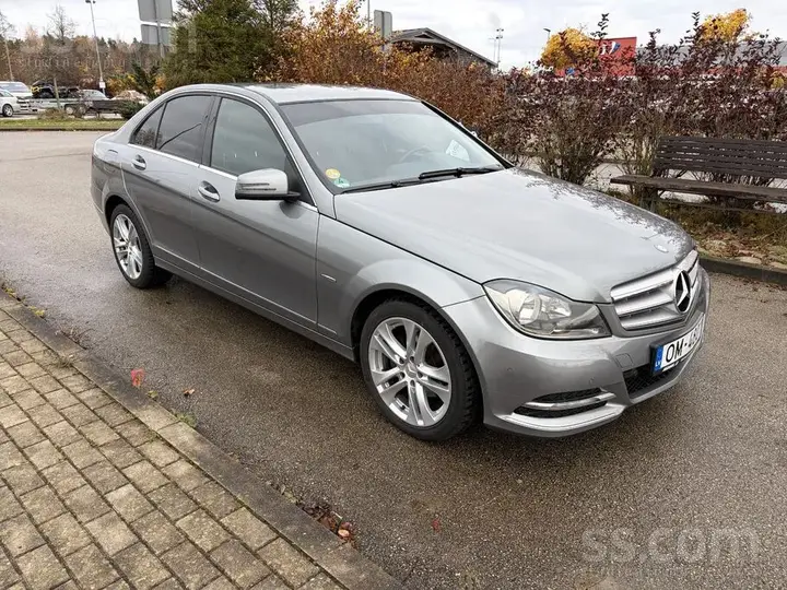 Mercedes-Benz C180