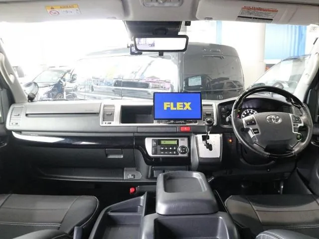 Toyota Hiace Van 2022 photo 4