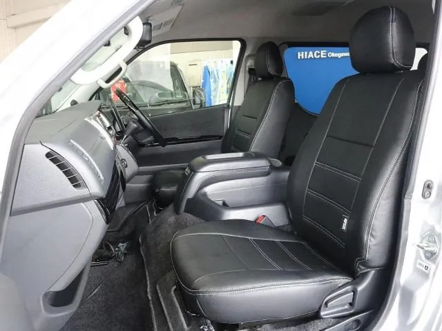 Toyota Hiace Van 2022 photo 2