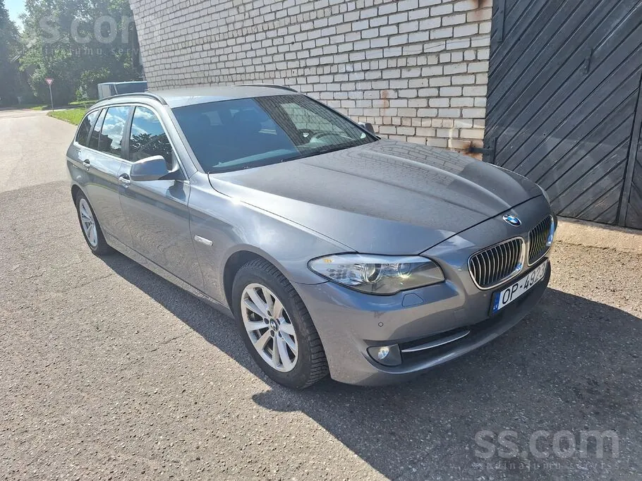 BMW 530 2011 photo 2