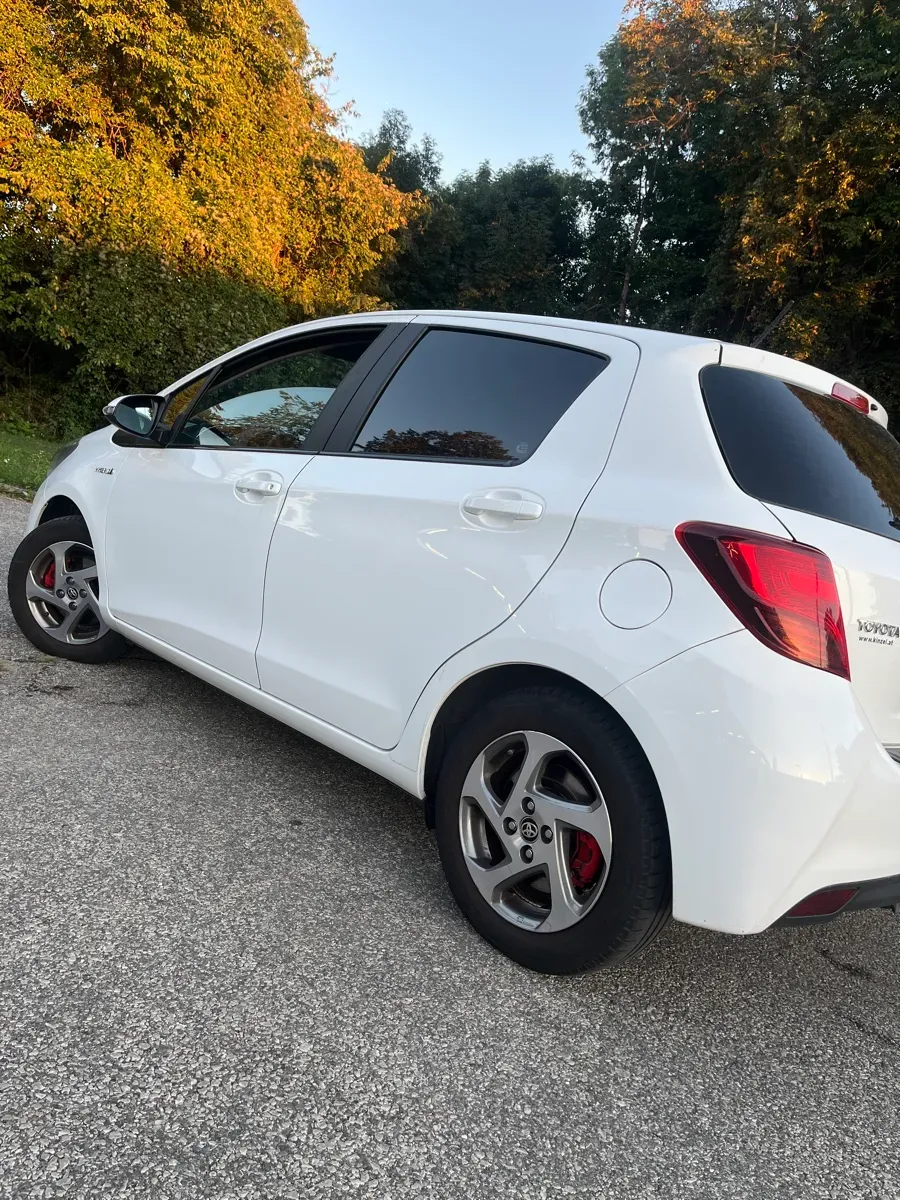 Toyota Yaris 2015 photo 3