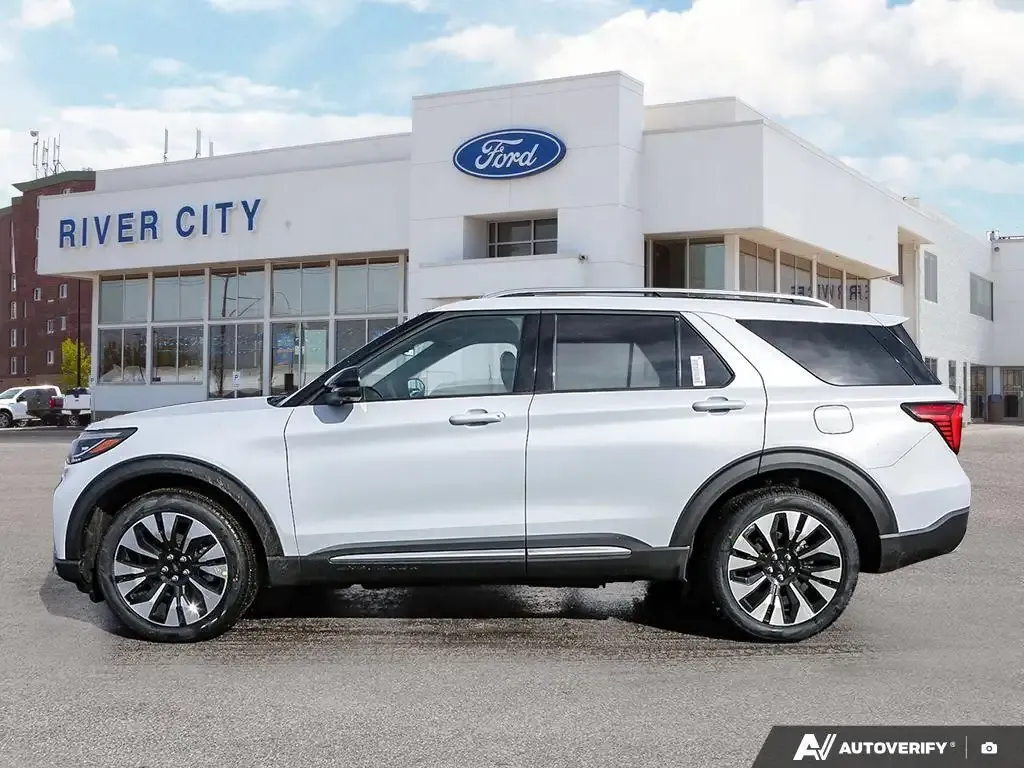 Ford Explorer 2026 photo 3