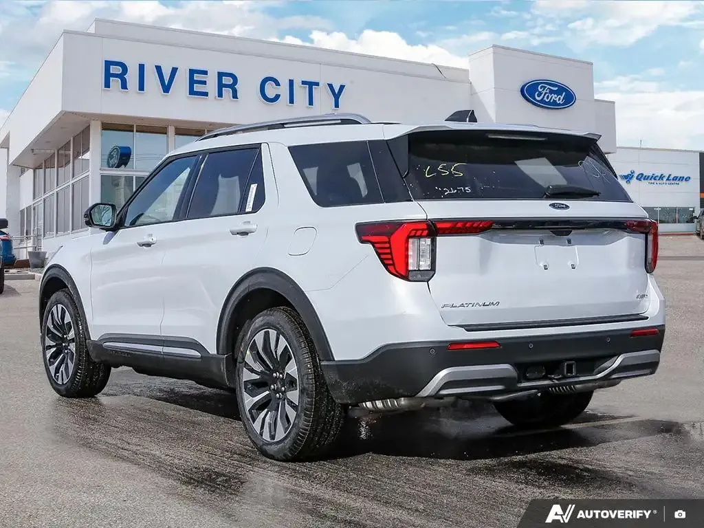 Ford Explorer 2026 photo 4