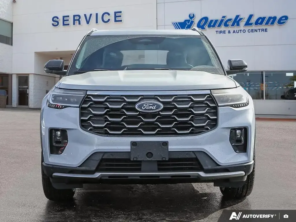 Ford Explorer 2026 photo 2
