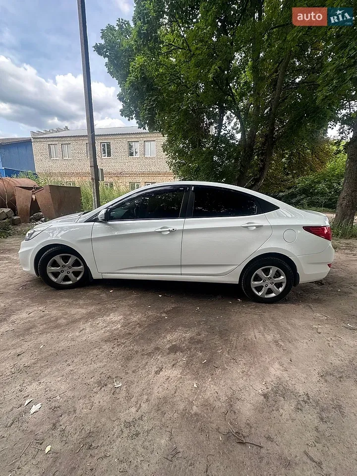 Hyundai Accent 2016 photo 3