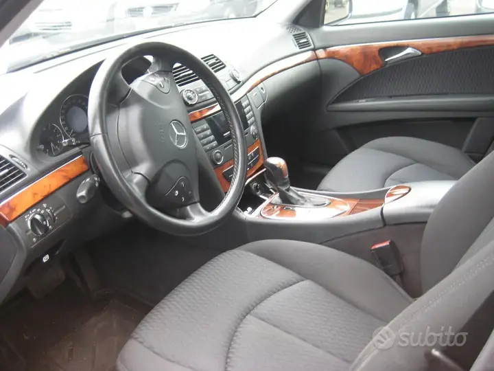Mercedes-Benz E 2008 photo 3