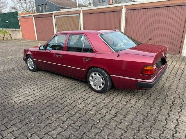 Mercedes-Benz 230E W124