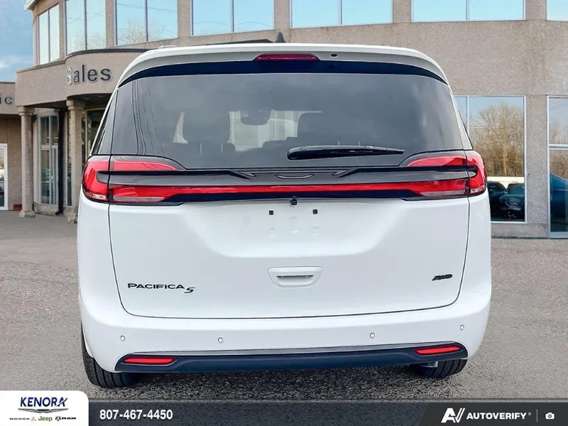 Chrysler Pacifica 2027 photo 5