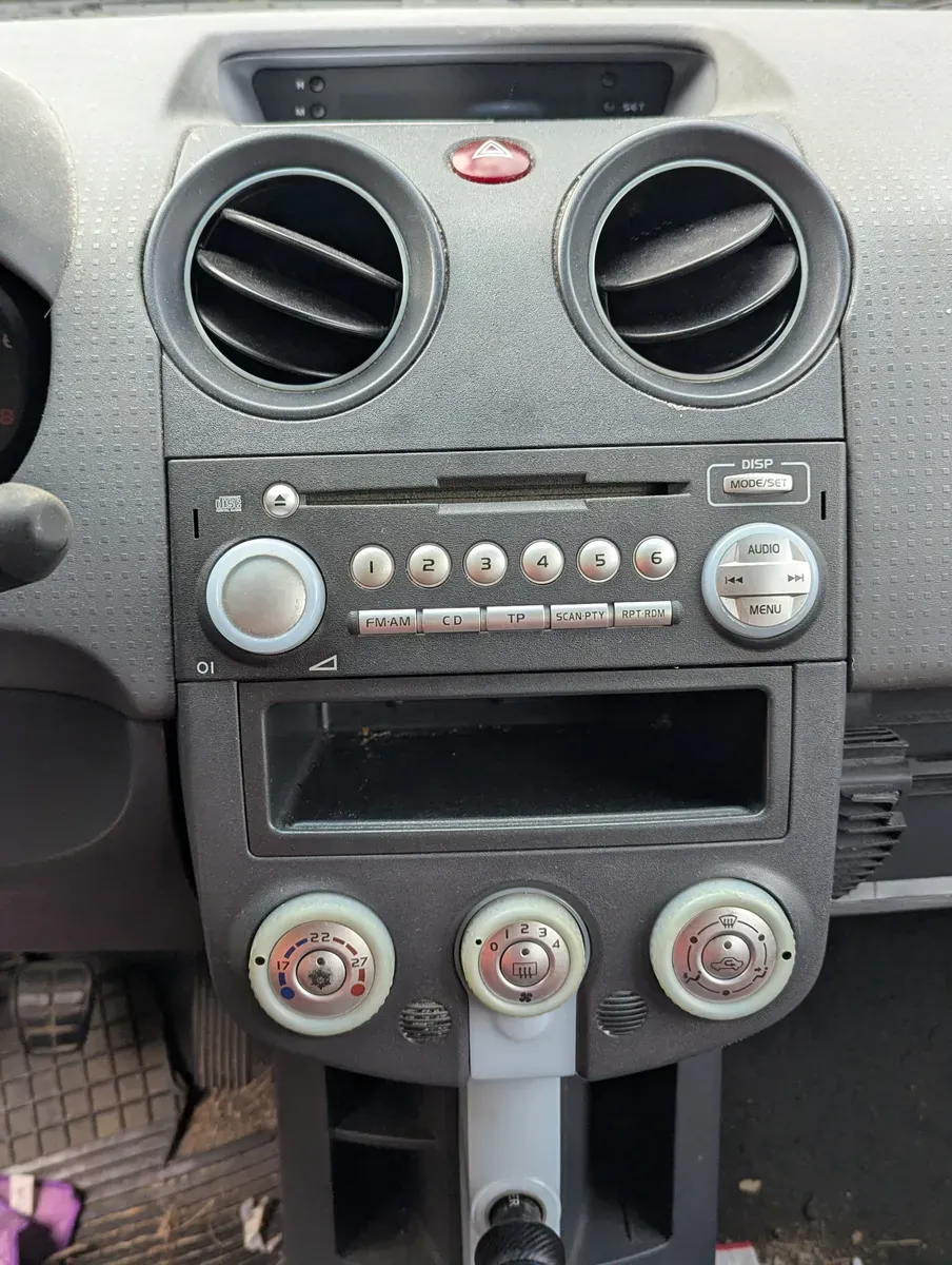 Mitsubishi Colt 2005 photo 2