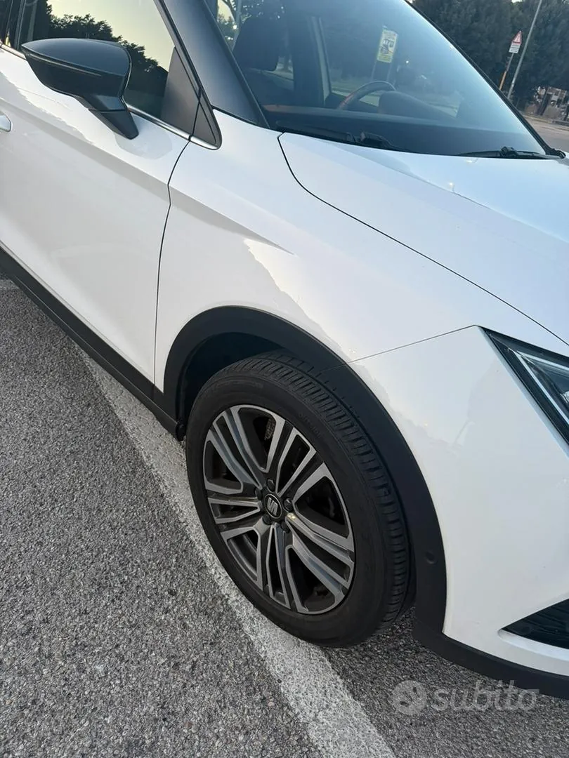 Seat Arona 2019 photo 2