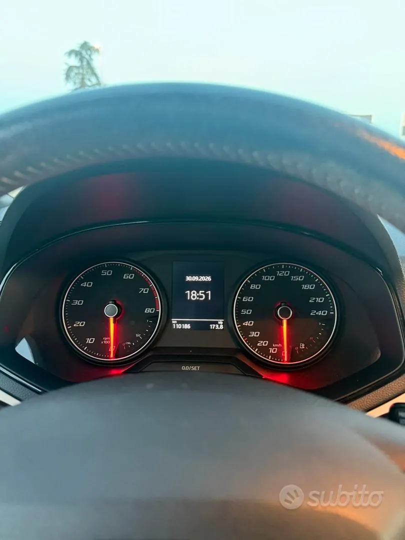 Seat Arona 2019 photo 4