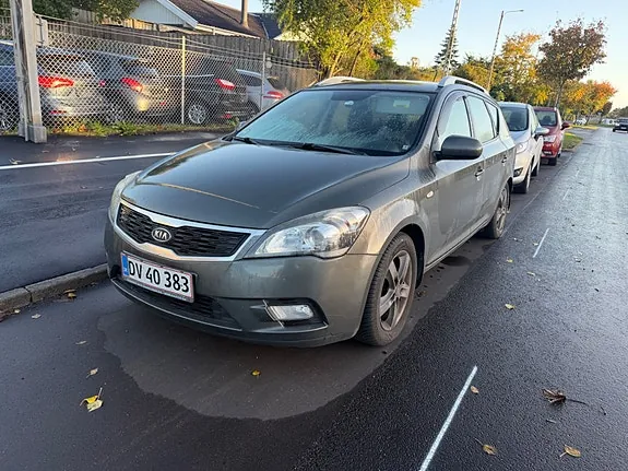 Kia Ceed 2012 photo 2