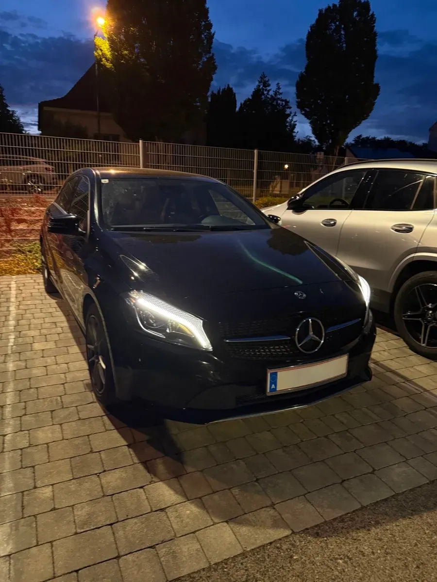 Mercedes-Benz A-Class 2018 photo 3